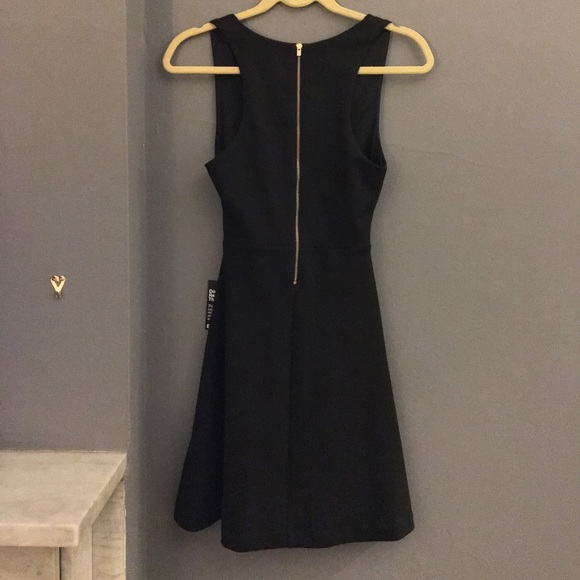 Express Wrap Cut-Out Skater Dress - Picture 7 of 8